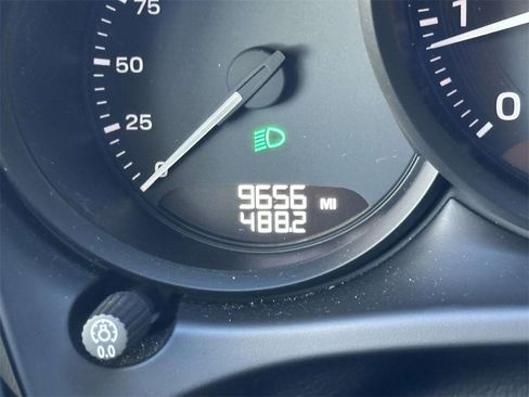 Used 2025 Porsche Macan image 21