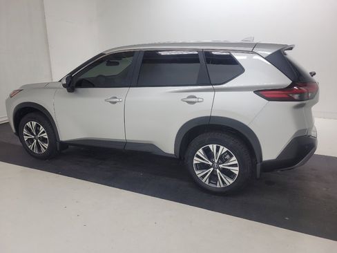 Used 2023 Nissan Rogue SV AWD/4WD image 3