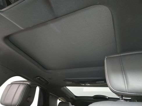 Used 2026 Land Rover Discovery Limited Edition AWD/4WD image 12