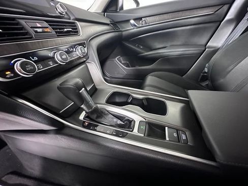 Used 2019 Honda Accord EX image 29