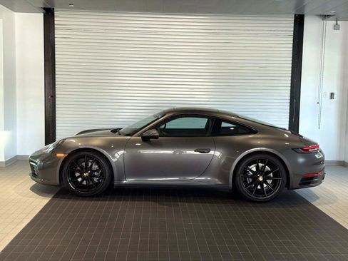 Used 2020 Porsche 911 Carrera RWD image 2