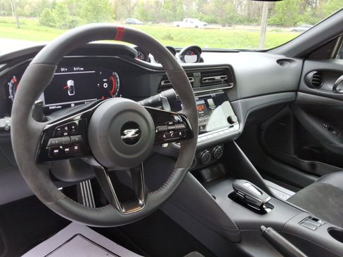 Used 2024 Nissan Z NISMO w/ Floor Mat Package RWD image 12