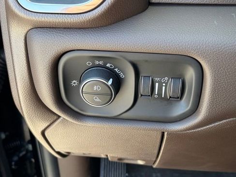 New 2026 RAM 3500 Laramie AWD/4WD image 29
