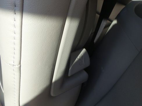 Used 2010 Honda Pilot Touring image 69