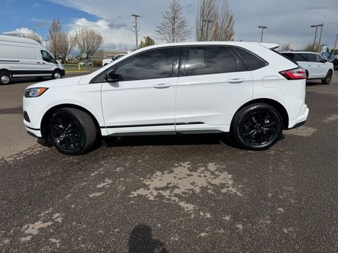 Used 2024 Ford Edge SE w/ Black Appearance Package image 12