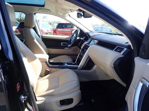 Used 2017 Land Rover Discovery Sport HSE AWD/4WD image 12