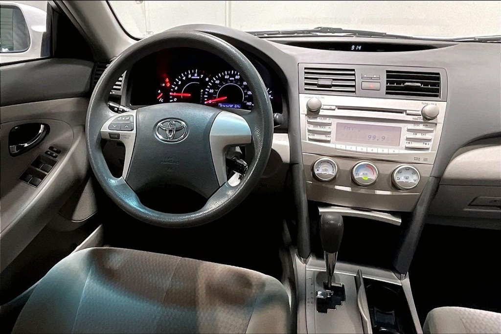 Used 2011 Toyota Camry FWD image 6
