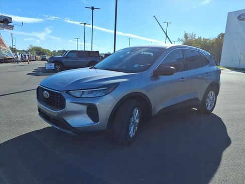 Certified 2024 Ford Escape Active w/ Cold Weather Package image 7