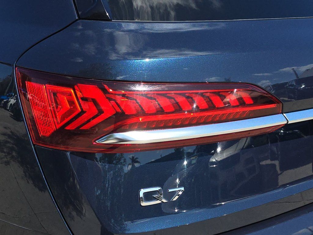 Used 2023 Audi Q7 2.0T Premium w/ Convenience Package AWD/4WD image 38
