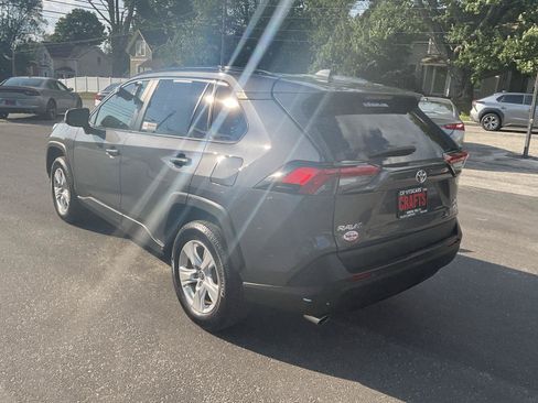 Used 2021 Toyota RAV4 XLE w/ Convenience Package AWD/4WD image 3