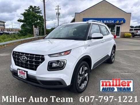 Used 2023 Hyundai Venue SEL w/ Cargo Package FWD image 1