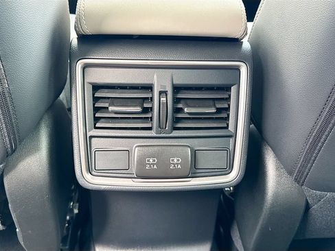 Used 2023 Subaru Forester Limited AWD/4WD image 25