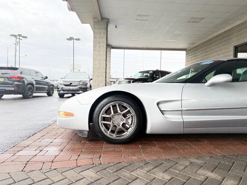Used 1998 Chevrolet Corvette Coupe image 4