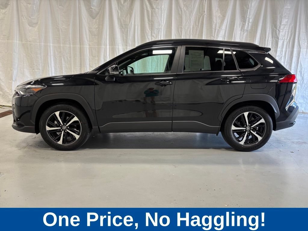 Used 2025 Toyota Corolla Cross AWD Hybrid w/ Convenience Package image 4