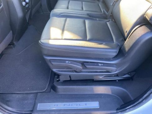 Used 2024 GMC Yukon XL Denali RWD image 30