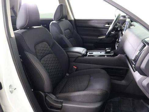 Used 2022 Nissan Pathfinder SV AWD/4WD image 31