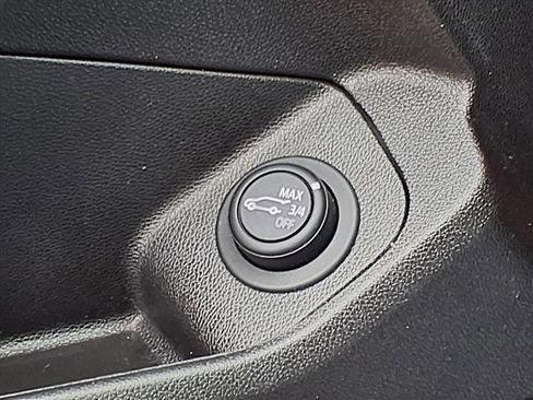 Used 2022 GMC Terrain SLE w/ Driver Convenience Package image 13