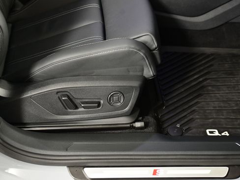 Used 2025 Audi Q4 e-tron Premium Plus w/ Premium Plus image 12