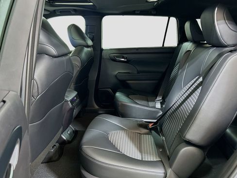 New 2026 Toyota Highlander XSE image 25