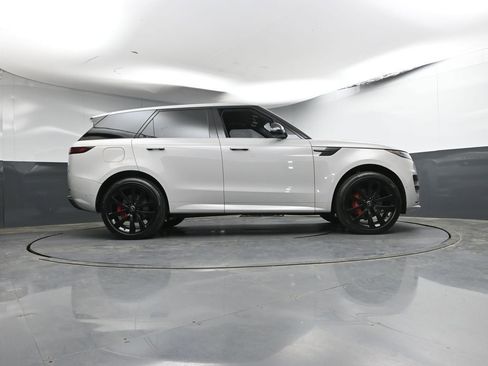 Used 2025 Land Rover Range Rover Sport Dynamic SE image 29