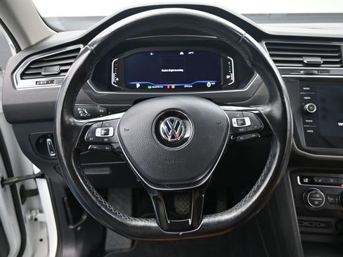 Used 2019 Volkswagen Tiguan SEL AWD/4WD image 18