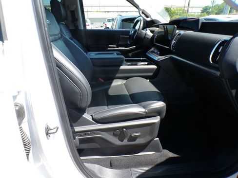 Used 2025 Ford Expedition Max Platinum AWD/4WD image 29