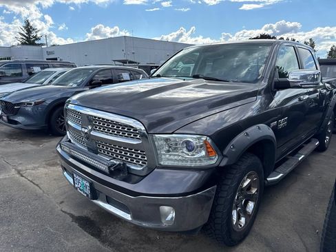 Used 2015 RAM 1500 Laramie w/ Convenience Group AWD/4WD image 2
