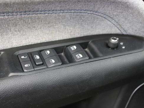 Used 2022 Jeep Compass Latitude w/ Sun and Sound Group AWD/4WD image 60