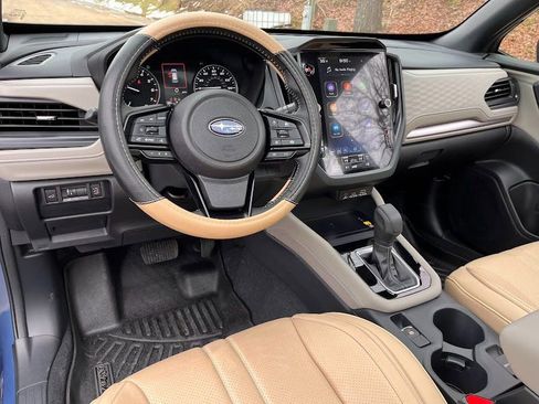 Used 2025 Subaru Forester Premium w/ Convenience Package #2 image 10