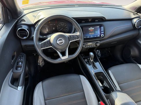 Used 2023 Nissan Kicks SR w/ SR Premium Package image 15