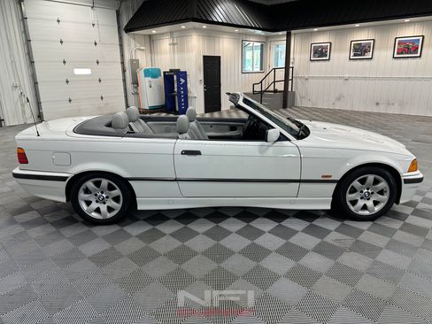 Used 1999 BMW 323i Convertible RWD image 12