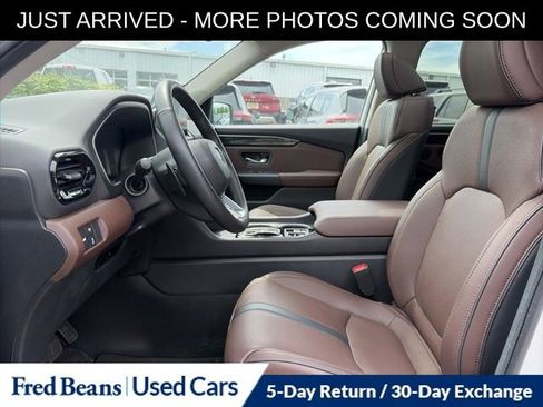 Used 2023 Honda Pilot Elite image 12