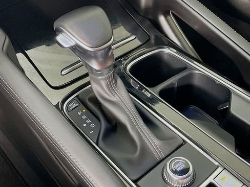 Used 2024 Kia Telluride EX w/ EX Captain's Chair Package image 18