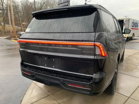 New 2026 Lincoln Navigator Reserve w/ Jet Appearance Package image 14