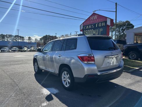 Used 2011 Toyota Highlander 4WD image 7