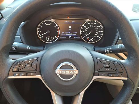 Used 2024 Nissan Altima 2.5 SV image 14