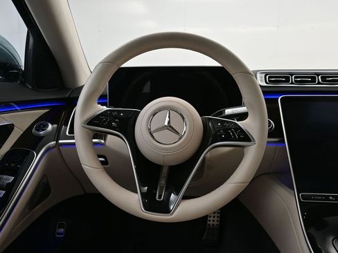 Used 2025 Mercedes-Benz S 580 4MATIC Sedan image 12