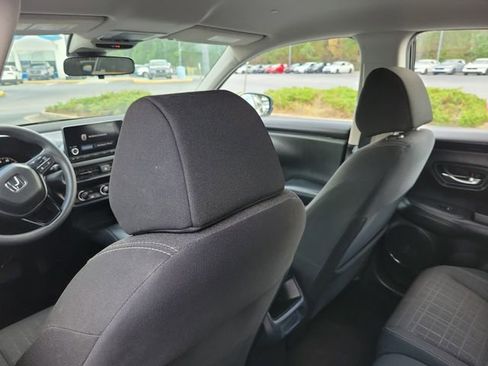 Used 2023 Honda HR-V LX image 12