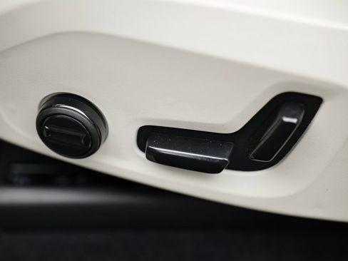 Used 2023 Volvo XC90 B5 Plus w/ Protection Package image 22