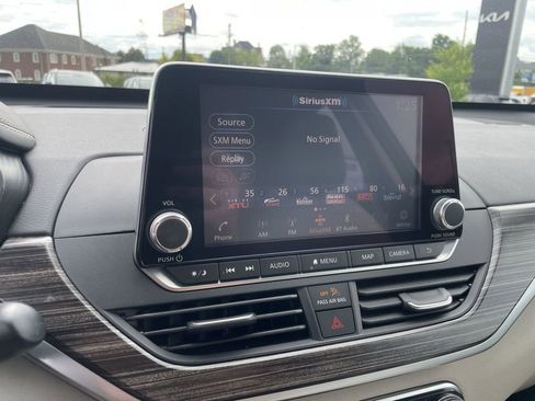 Used 2019 Nissan Altima 2.5 Platinum FWD image 12