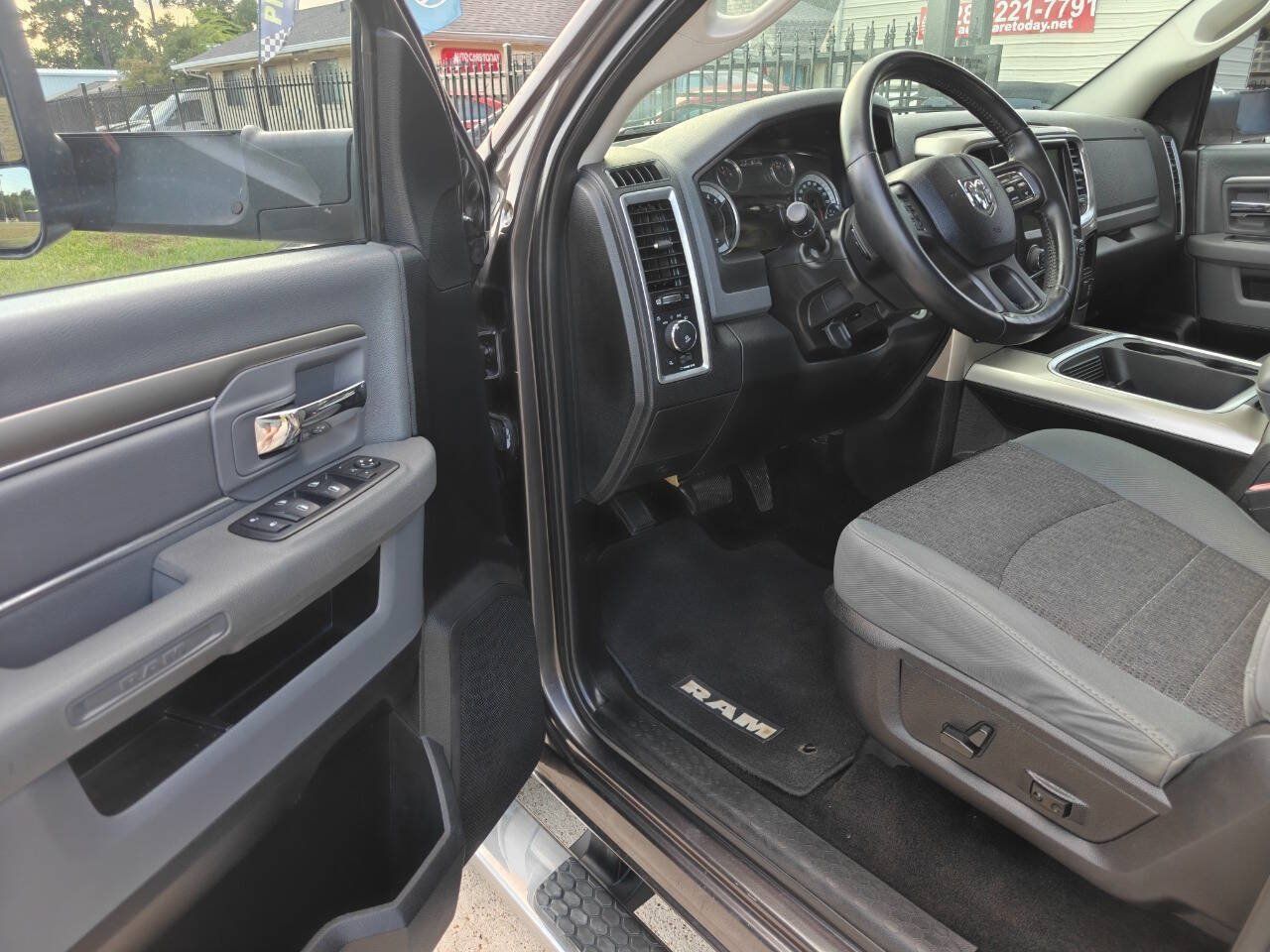 Used 2015 RAM 1500 Lone Star RWD image 11