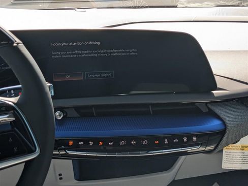 New 2025 Cadillac Optiq Luxury 2 image 16