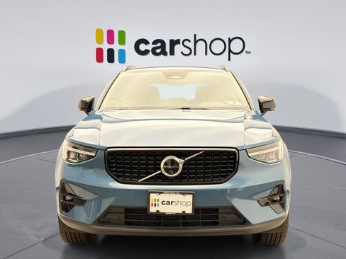 Used 2025 Volvo XC40 B5 Plus AWD/4WD image 8