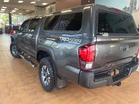 Used 2019 Toyota Tacoma TRD Off-Road image 5