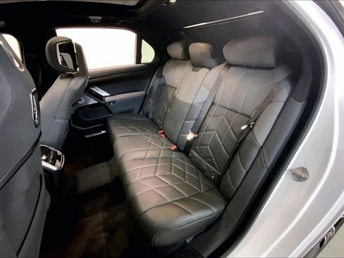 Used 2024 BMW i7 xDrive60 w/ Executive Package image 20