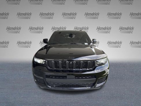 Used 2025 Jeep Grand Cherokee L Limited w/ Luxury Tech Group II AWD/4WD image 3