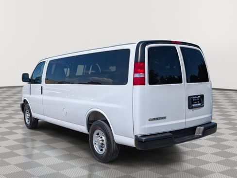 Used 2025 Chevrolet Express 3500 LS RWD image 3