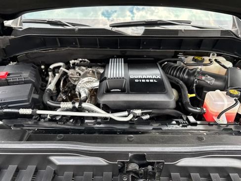 Used 2022 Chevrolet Silverado 1500 High Country w/ Technology Package AWD/4WD image 25