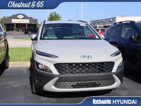Used 2023 Hyundai Kona SEL w/ Cargo Package AWD/4WD image 4