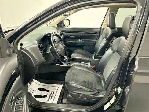 Used 2020 Mitsubishi Outlander SE image 9